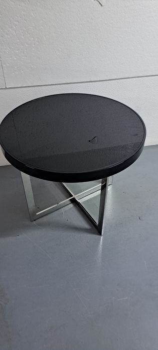 Mesa de apoio para candeeiro.