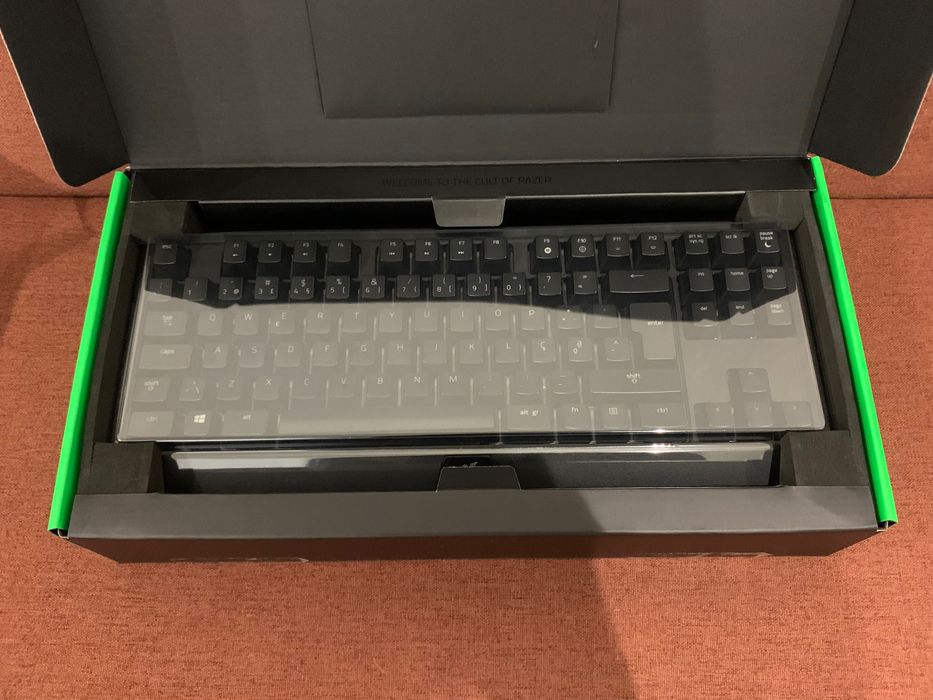 Teclado Razor Blackwidow Yellow Switch- Tournament Edition Chroma v2