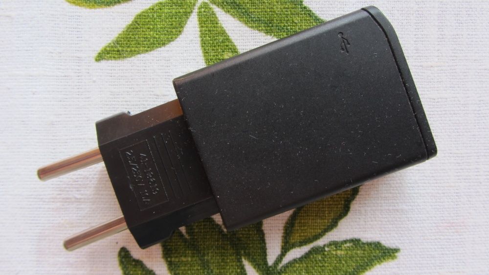 Сетевой адаптер Sony 850 mAh