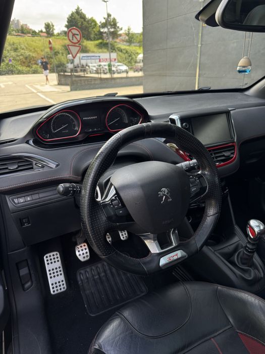 Peugeot 208 GTi