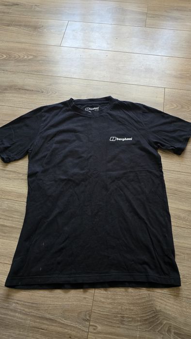 Продам оригінальну футболку Berghaus