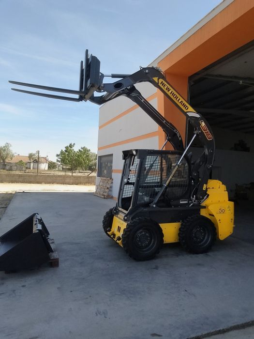 Mini pá carregadora, (Apenas 250 horas)
