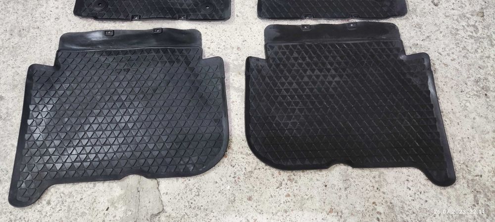 Килимки гумові VW TOURAN оригінал 1T1 061 502 2K1 061 502  2K1 061 505