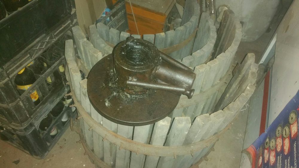 Продам большой пресс для винограда (СССР )