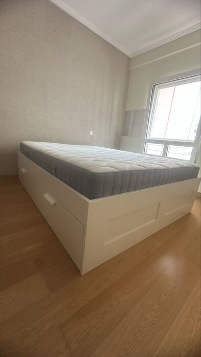Cama de casal com arrumação  + colchão 160x200