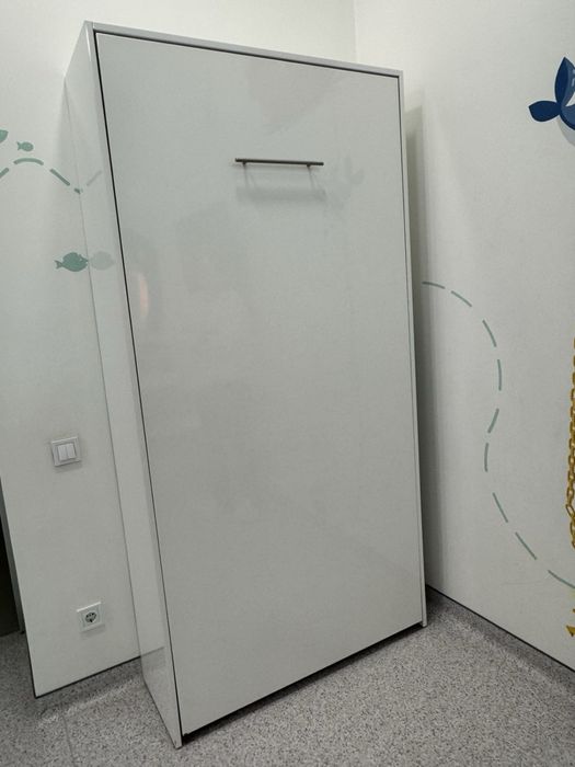 Відкидне ліжко, вмонтоване в стіну (шафа-ліжко)