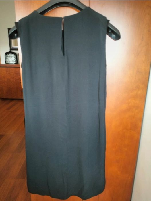 Vestido preto médio