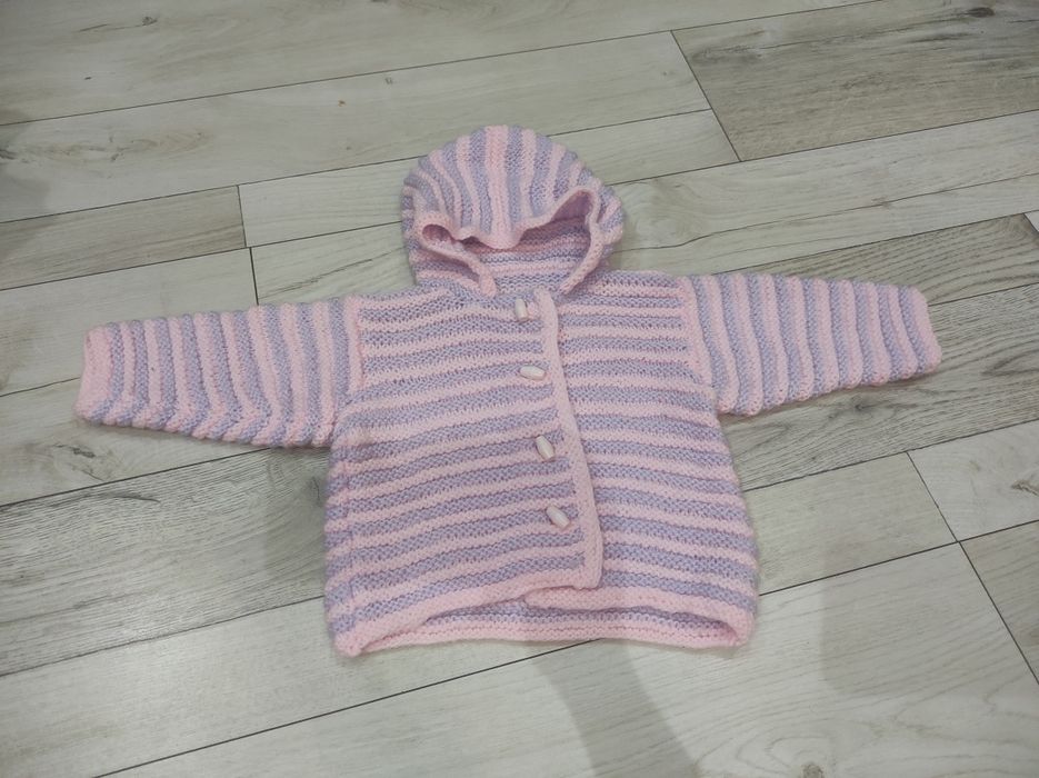 Sweterek dziewczęcy handmade
