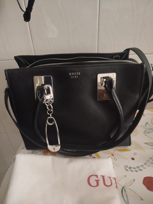 Mala Guess duas alsas e tiracolo