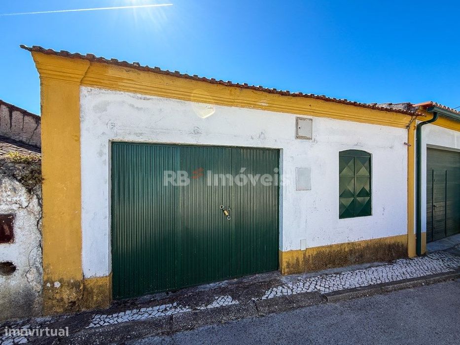Moradia Térrea p/ Recuperar, em São Miguel do Rio Torto - Abrantes