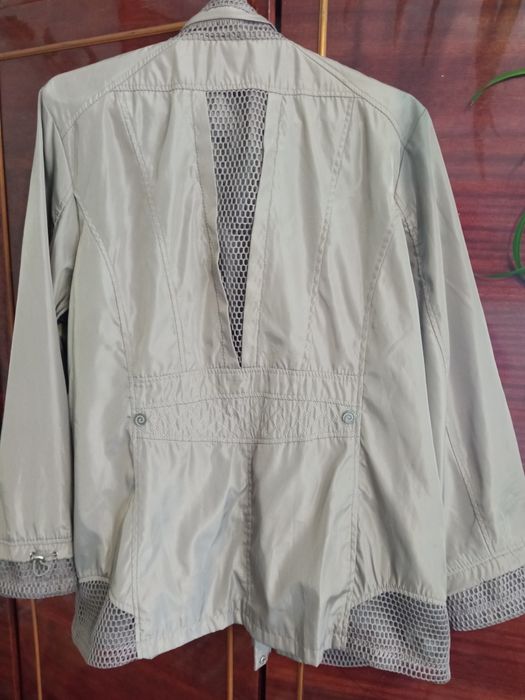 Куртка  ветровка женская