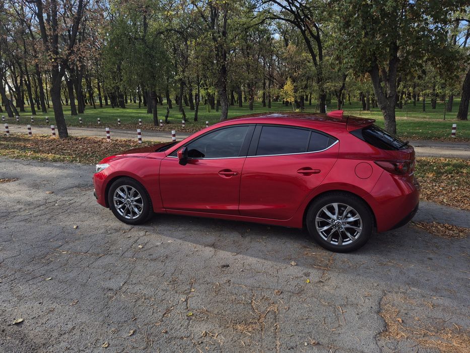 Продам Mazda 3 1.5 2014