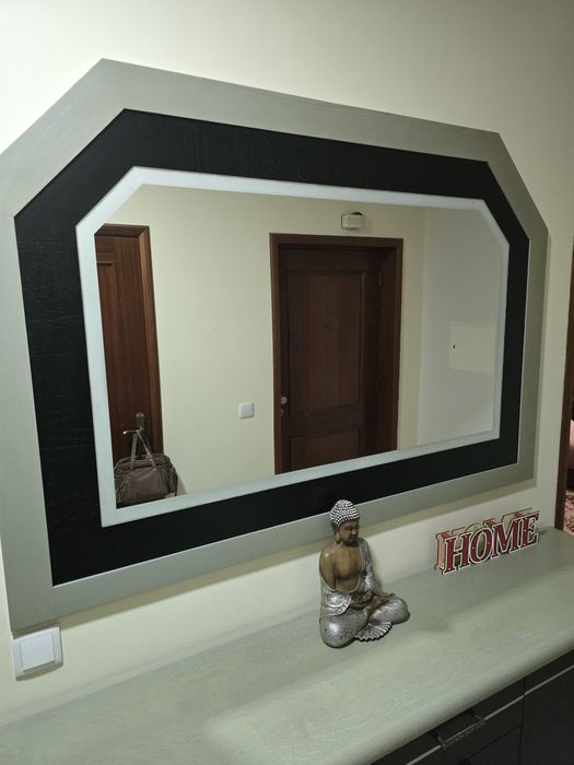 Cama solteiro com estrado e colchão 190x90/mesa cabeceira/móvel entrada e espelho