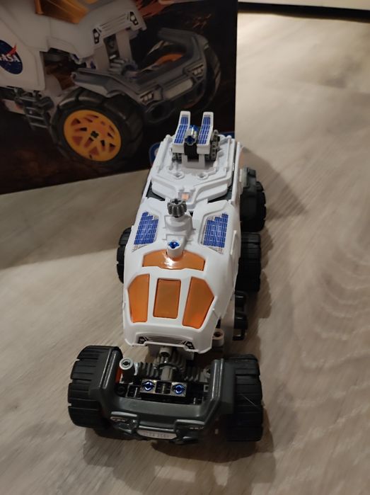 Lego de mecânica com motor elétrico