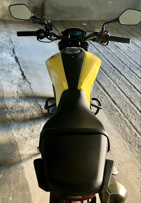 Honda CB 300R 2023 - muitos extras