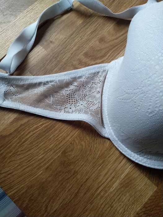 Biały biustonosz PRIMARK rozm. 85D