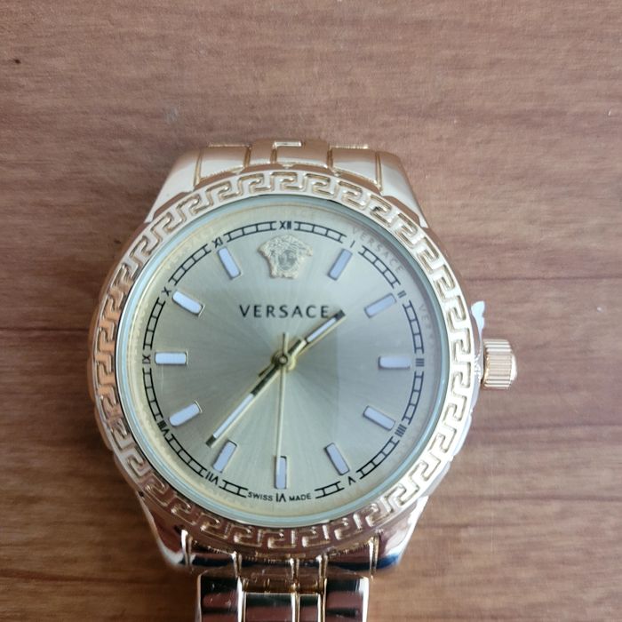 Złoty zegarek versace damski