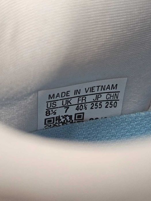 Професійні кросівки для тенісу, волейболу, баскетболу Adidas Avacourt