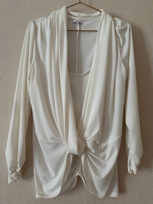 Елегантна блуза ф.Untold р-М/L -40/42 відмінний стан