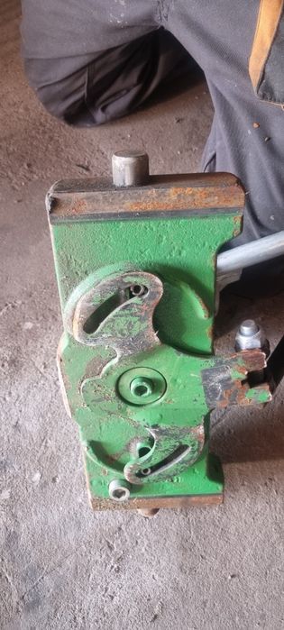 Zaczep automatyczny John Deere
