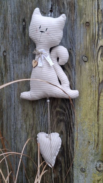 Kot, ozdoba na okno - szyta