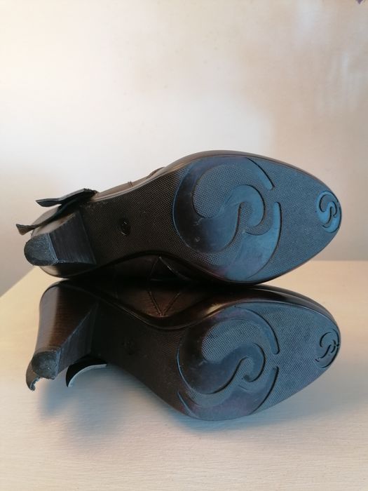 Botas castanhas em pele- tam 35