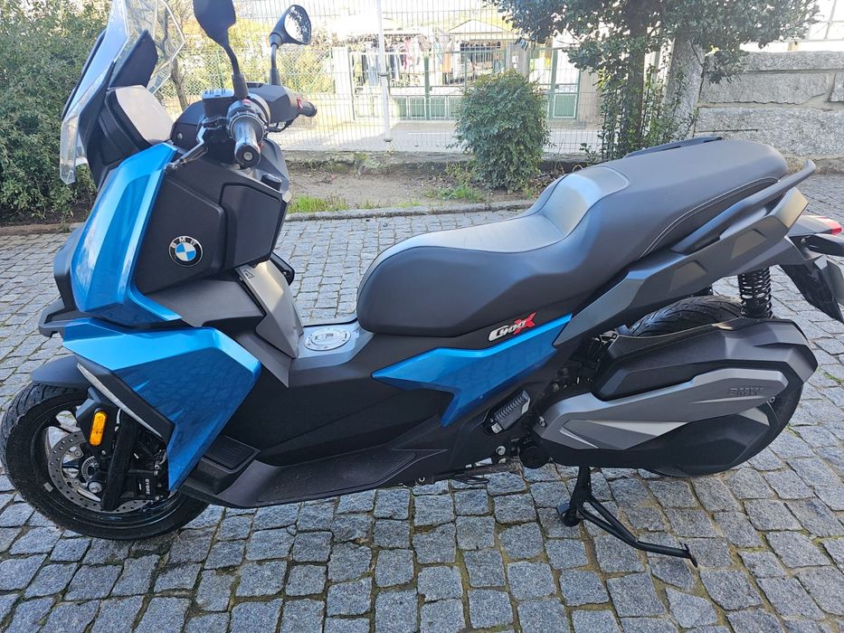 Vendo mota bmw c 400 x  em muito bom estado