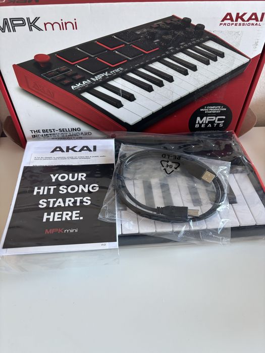 Akai Professional MPK Mini MK3  Teclado Controlador MIDI usb 25 Teclas  Novo