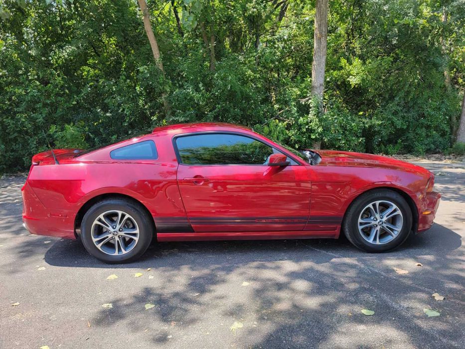Ford Mustang V6      2014