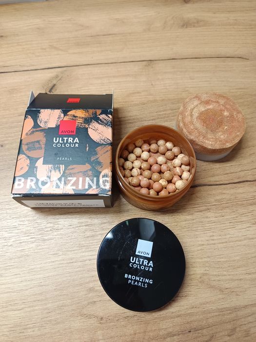 Nowe perełki brązujące Avon - light bronze