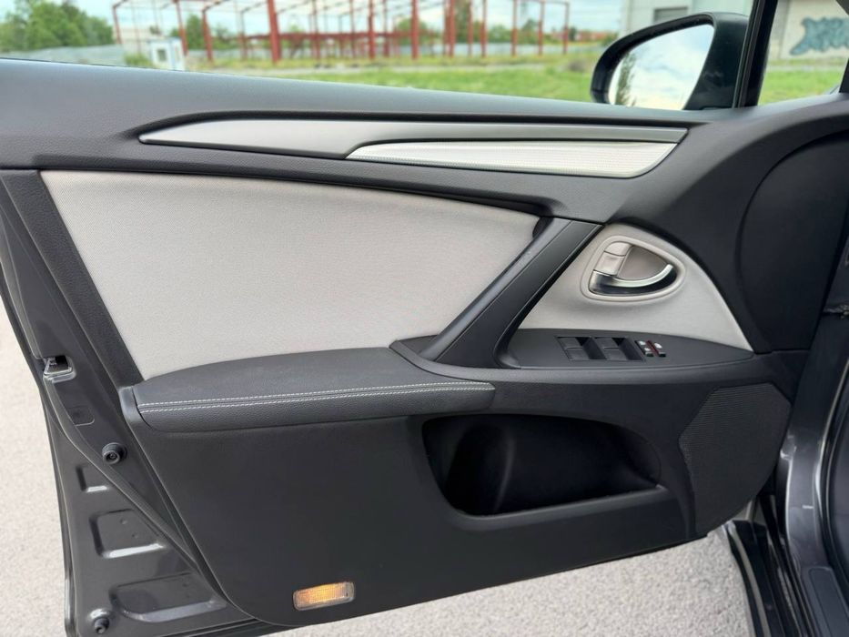 Toyota Avensis 2016
