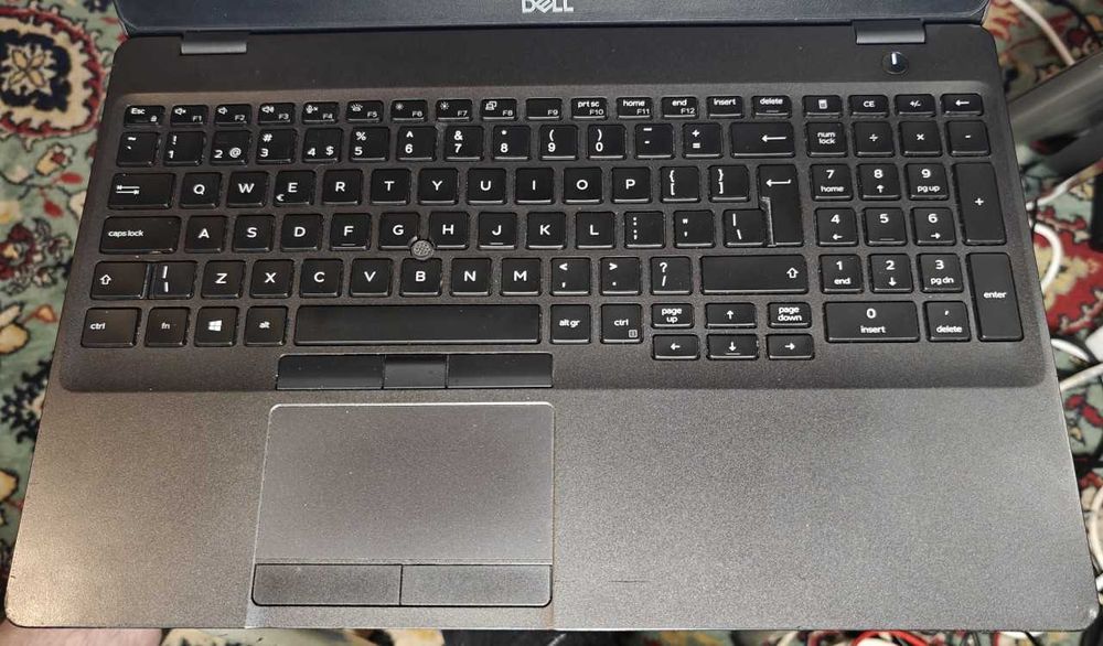 Szybki Dell Latitude 5500 Win 11 16/512 i5-8365u Podświetlana klaw 15,