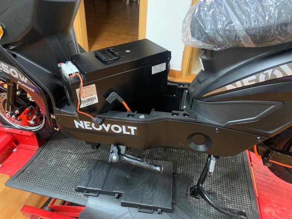 Alugue uma Scooter Elétrica - ELECTRIC MOPEDS RENT