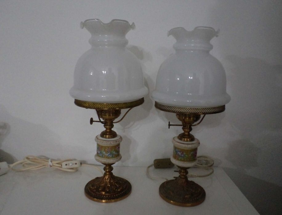 Candeeiros de mesa cabeceira antigos