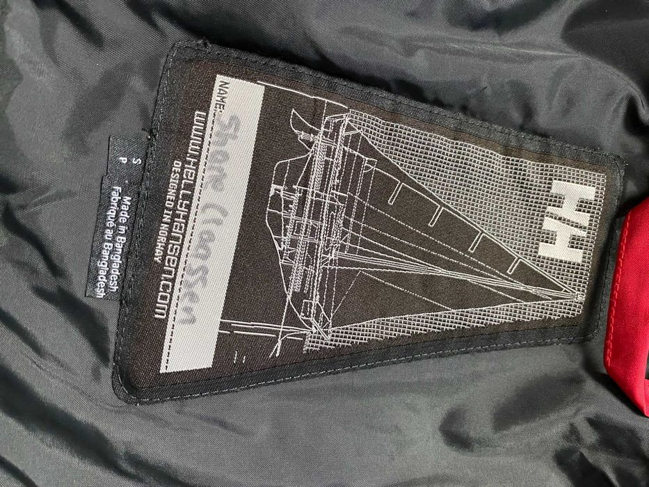 HELLY HANSEN r.S oryginalna kurtka męska w dobrym stanie