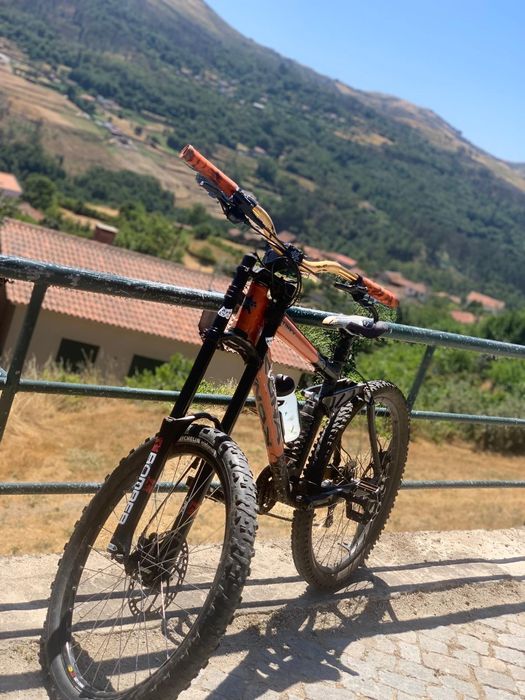 Vendo bicicleta downhill