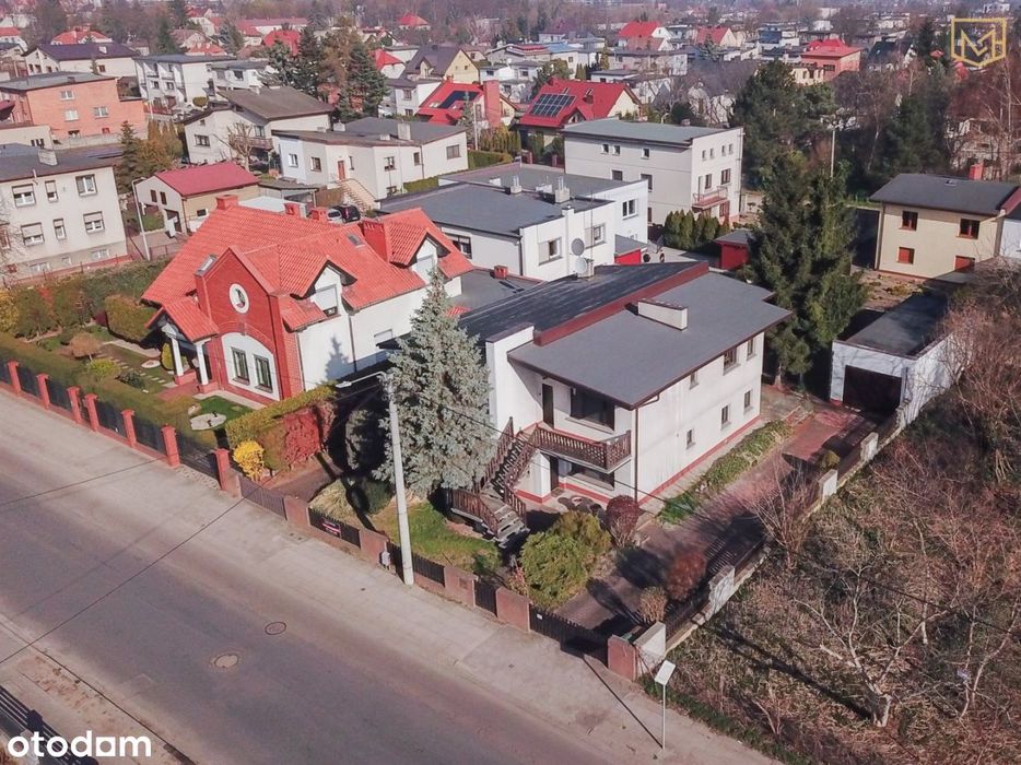 Dom blisko centrum | 163 m² | 2 wjazdy | 2 garaże