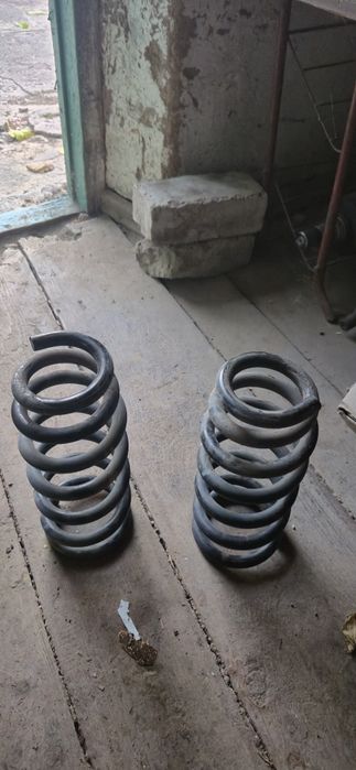 Продам Комплект Пружин Паджеро Вагон 3