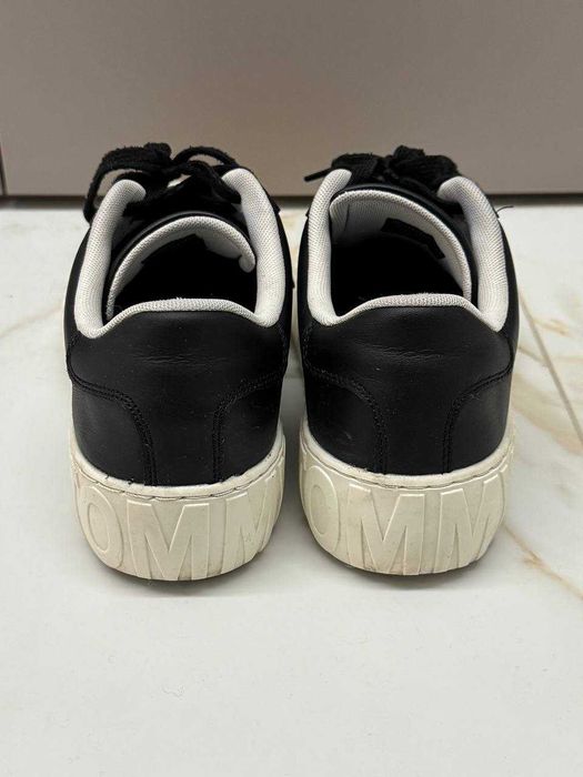 Tommy Hilfiger Sneakers (42)