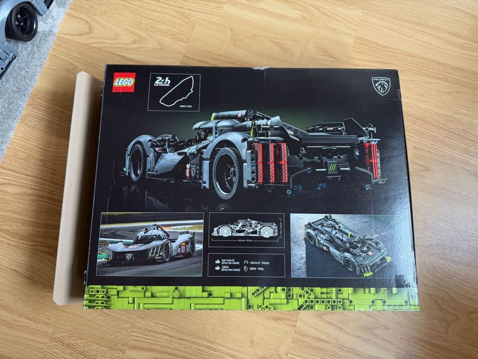 LEGO 42156 Technic Peugeot 9X8 24H Le Mans Hybrid Hypercar