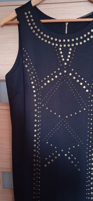 Sukienka z ćwiekami