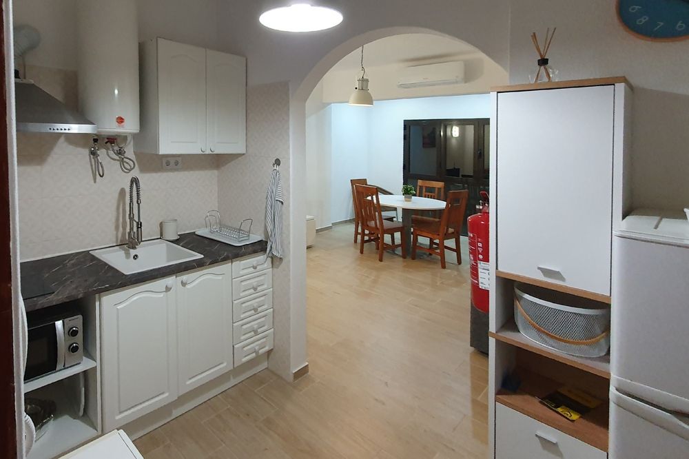 Alugo APARTAMENTO T1 a professor