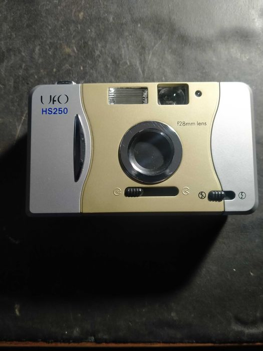 продам плівковий фотоапарат уфо
