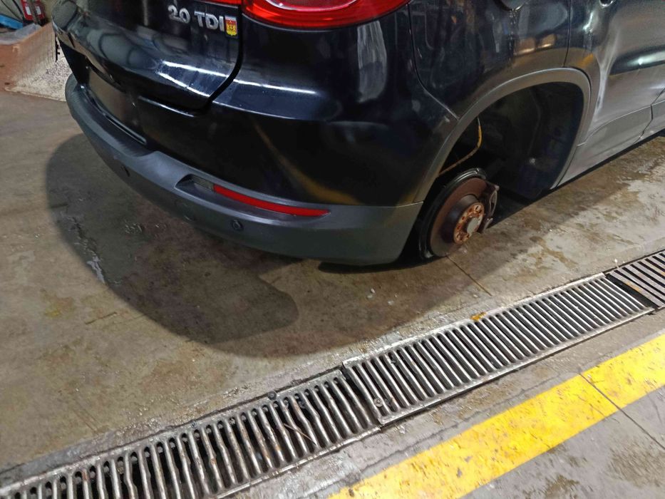 Pára-choques trás VOLKSWAGEN Tiguan (5N)