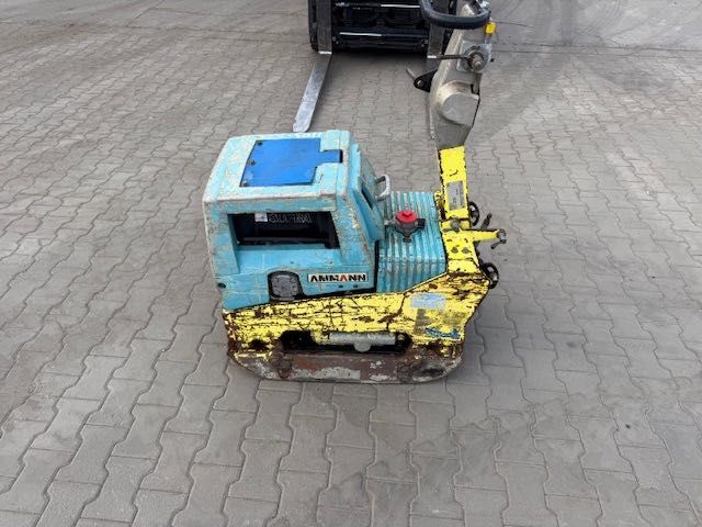 zagęszczarka gruntu Ammann AVH 4020 sprawna silnik do poprawy