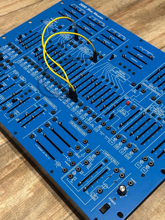 Behringer 2600 Blue Marvin