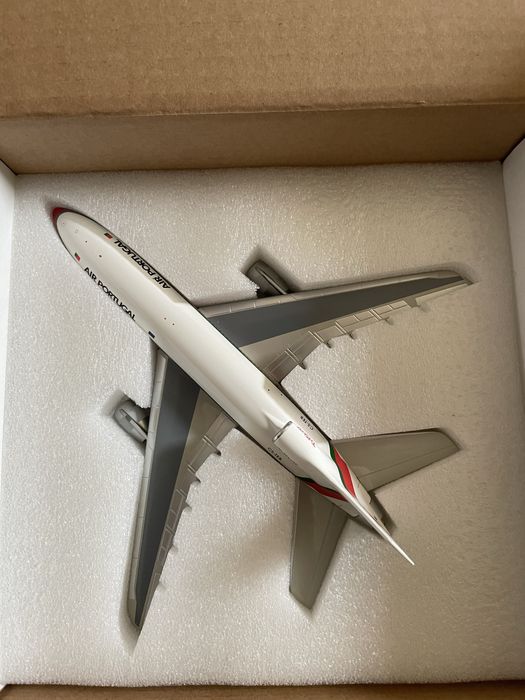 TAP AIR PORTUGAL TRISTAR 1011   TEB