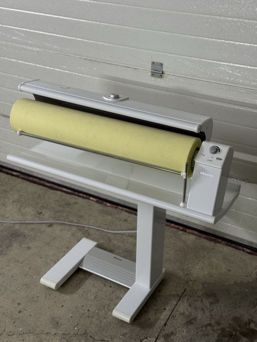 Прасувальний каток Miele B990 з Німеччини, у відмінному стані