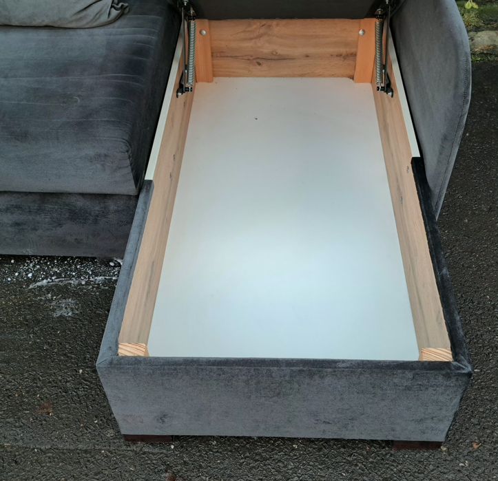 Narożnik pokojowy Uniwersalny z funkcją do spania.