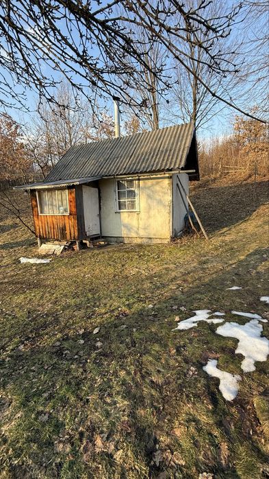 Ділянка з дачним будинком в с.Посіч